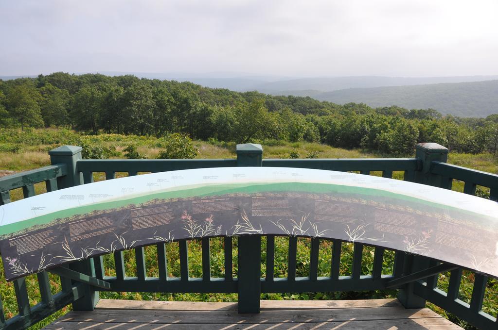 Shepherd Mountain Inn & Suites Pilot Knob 客房 照片