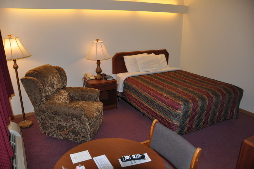 Shepherd Mountain Inn & Suites Pilot Knob 外观 照片