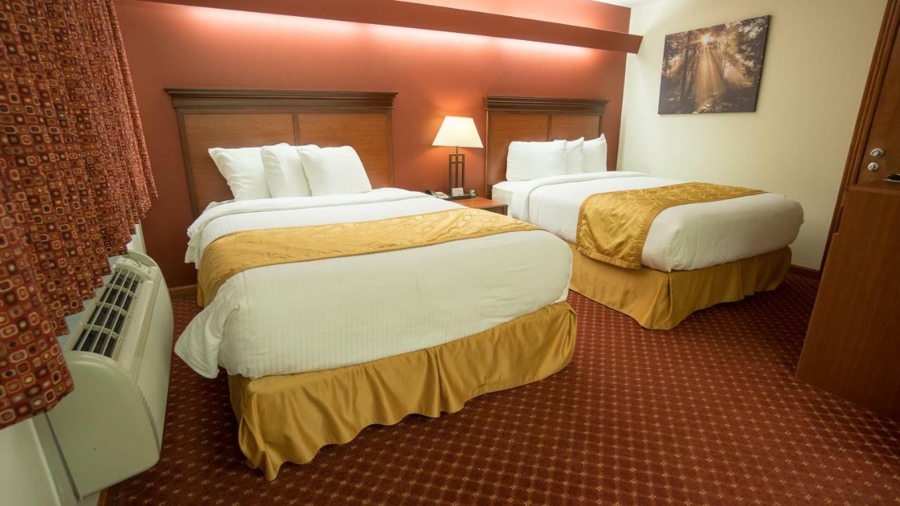 Shepherd Mountain Inn & Suites Pilot Knob 外观 照片