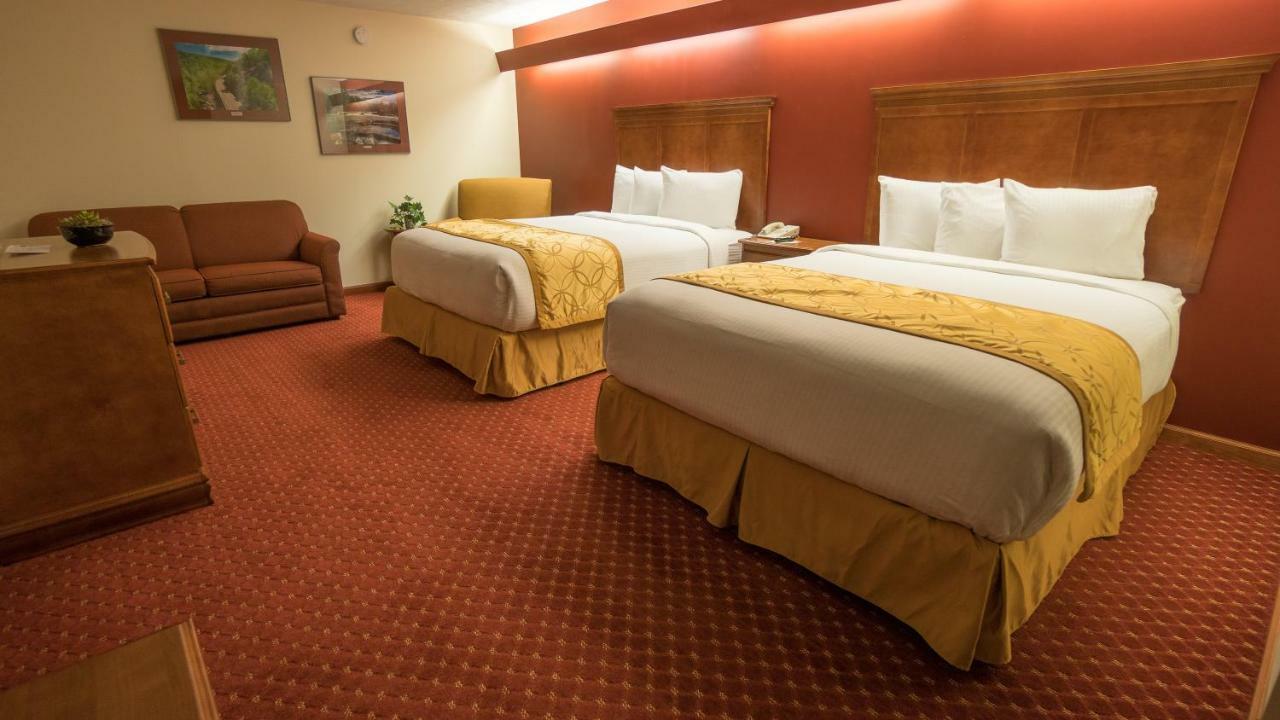 Shepherd Mountain Inn & Suites Pilot Knob 外观 照片