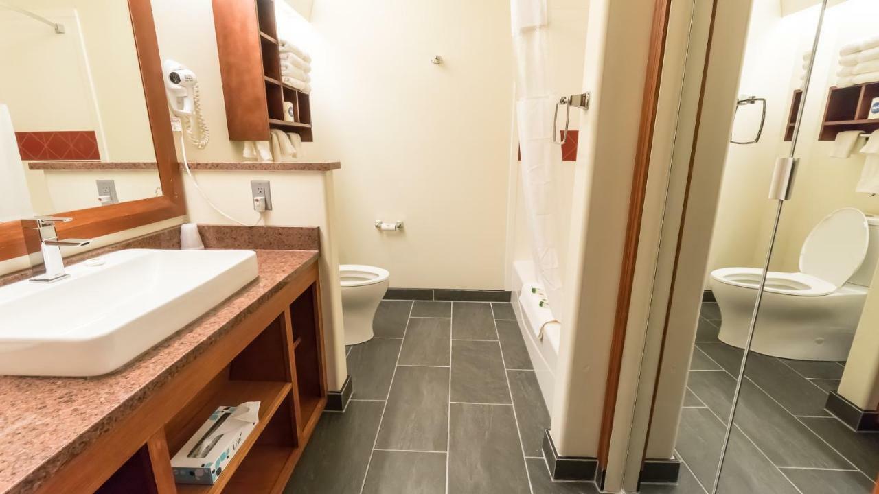 Shepherd Mountain Inn & Suites Pilot Knob 外观 照片