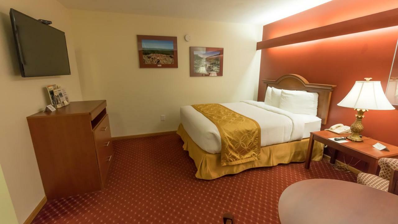 Shepherd Mountain Inn & Suites Pilot Knob 外观 照片