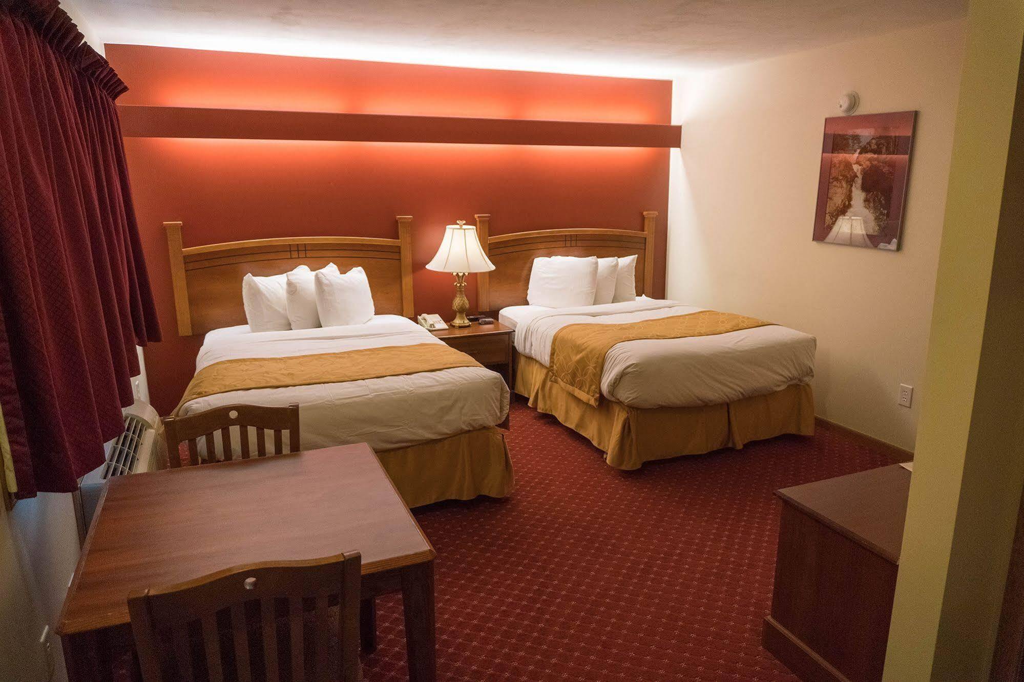 Shepherd Mountain Inn & Suites Pilot Knob 外观 照片