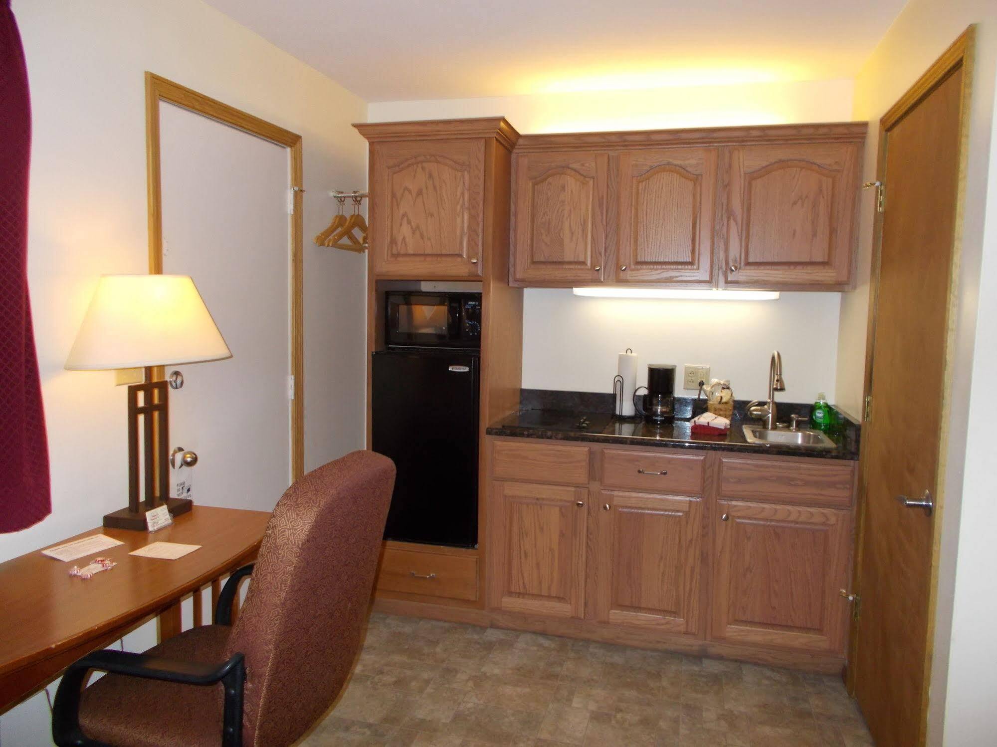 Shepherd Mountain Inn & Suites Pilot Knob 外观 照片