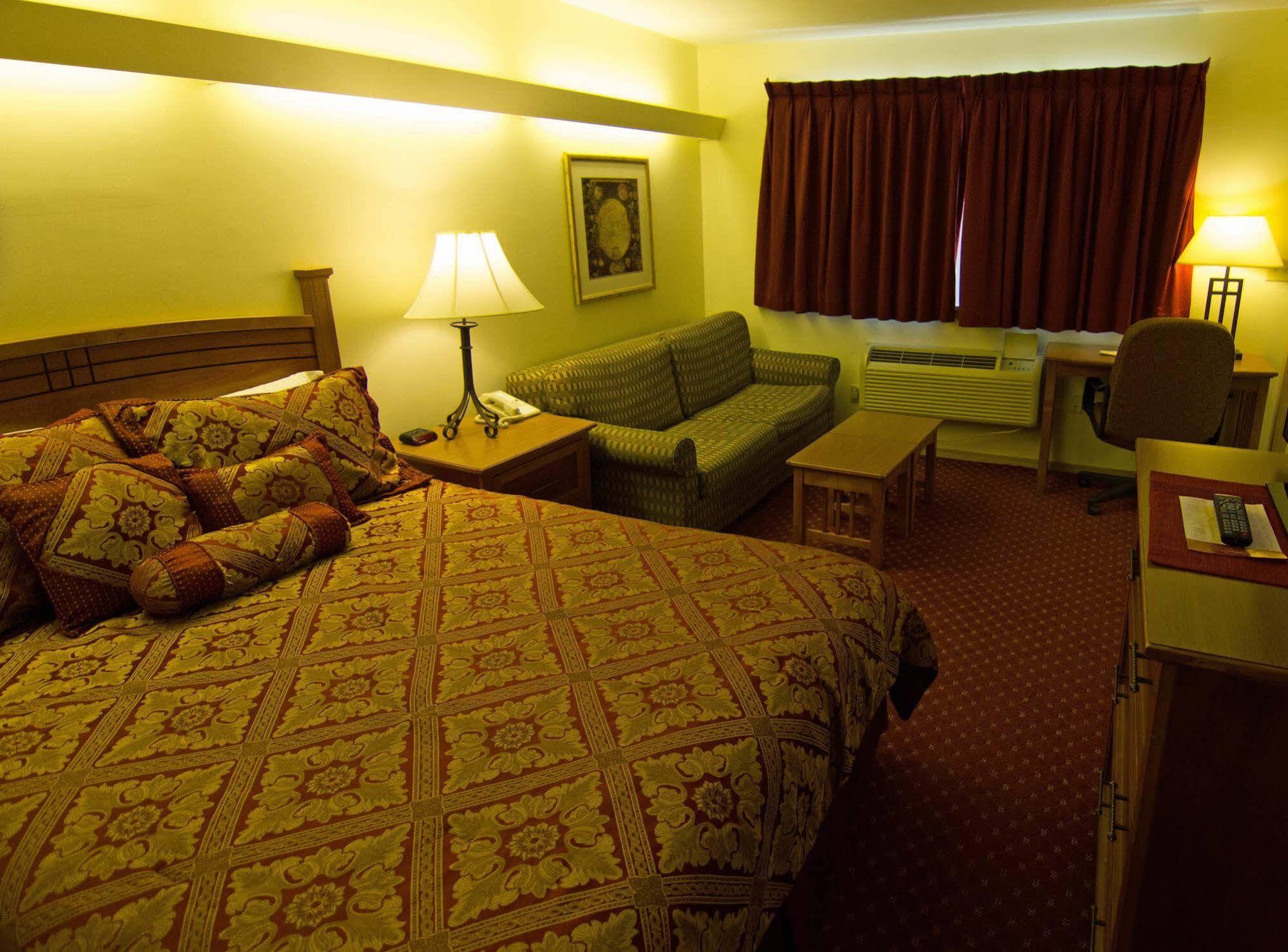 Shepherd Mountain Inn & Suites Pilot Knob 外观 照片
