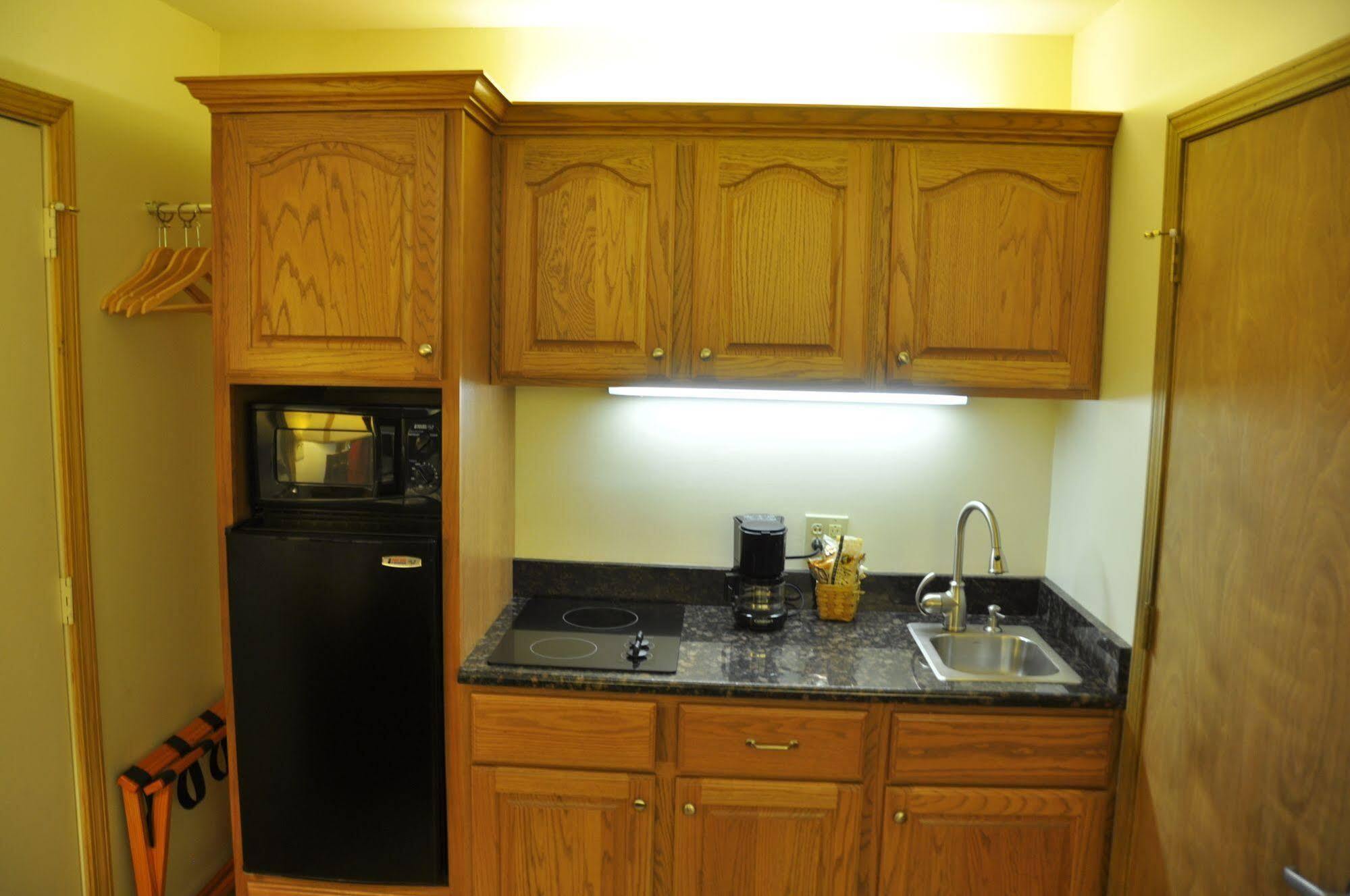 Shepherd Mountain Inn & Suites Pilot Knob 外观 照片